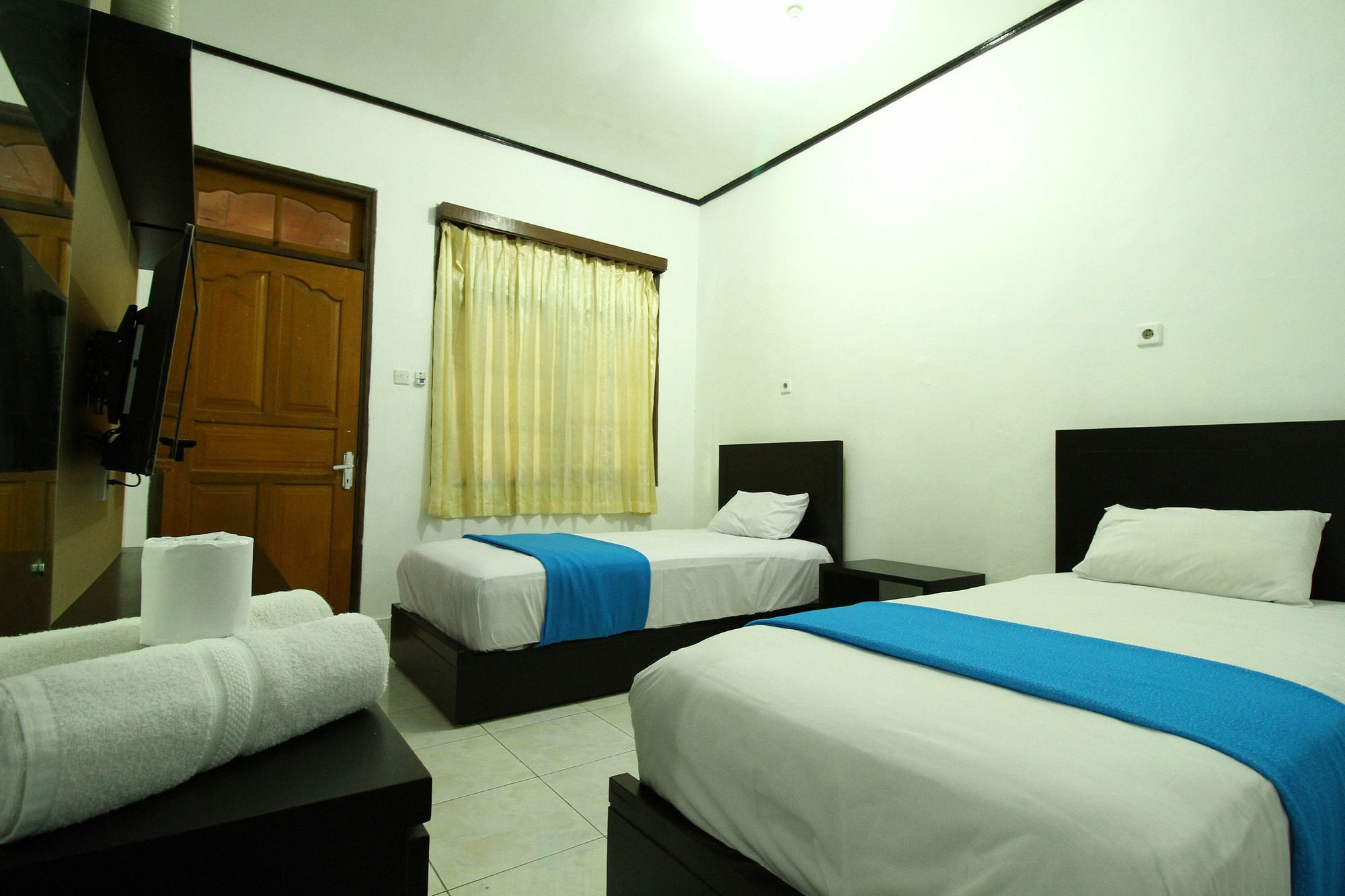 Dua Dara Inn Kuta Legian Extérieur photo