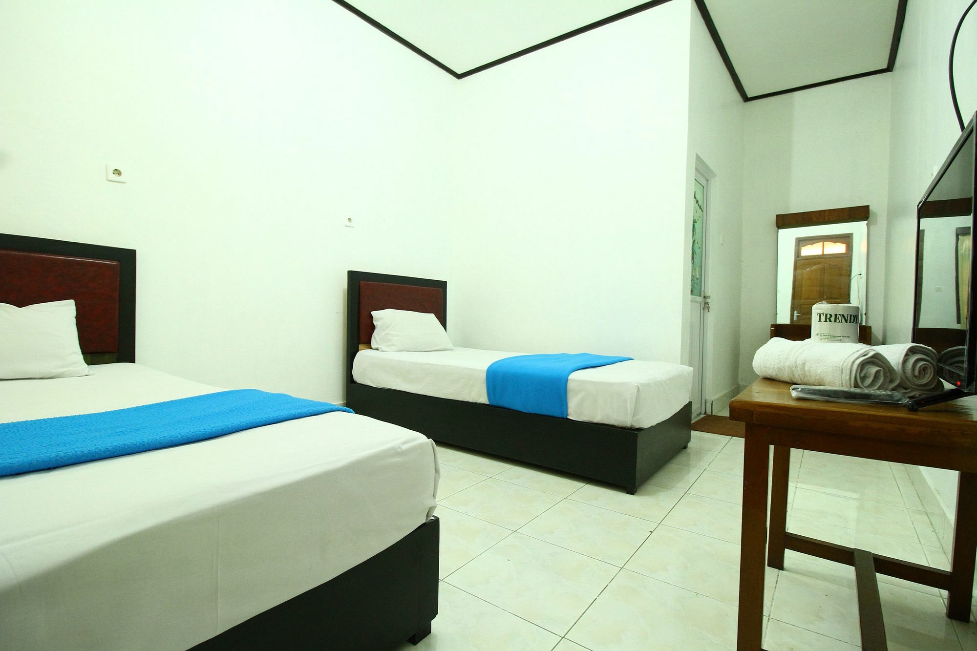 Dua Dara Inn Kuta Legian Extérieur photo