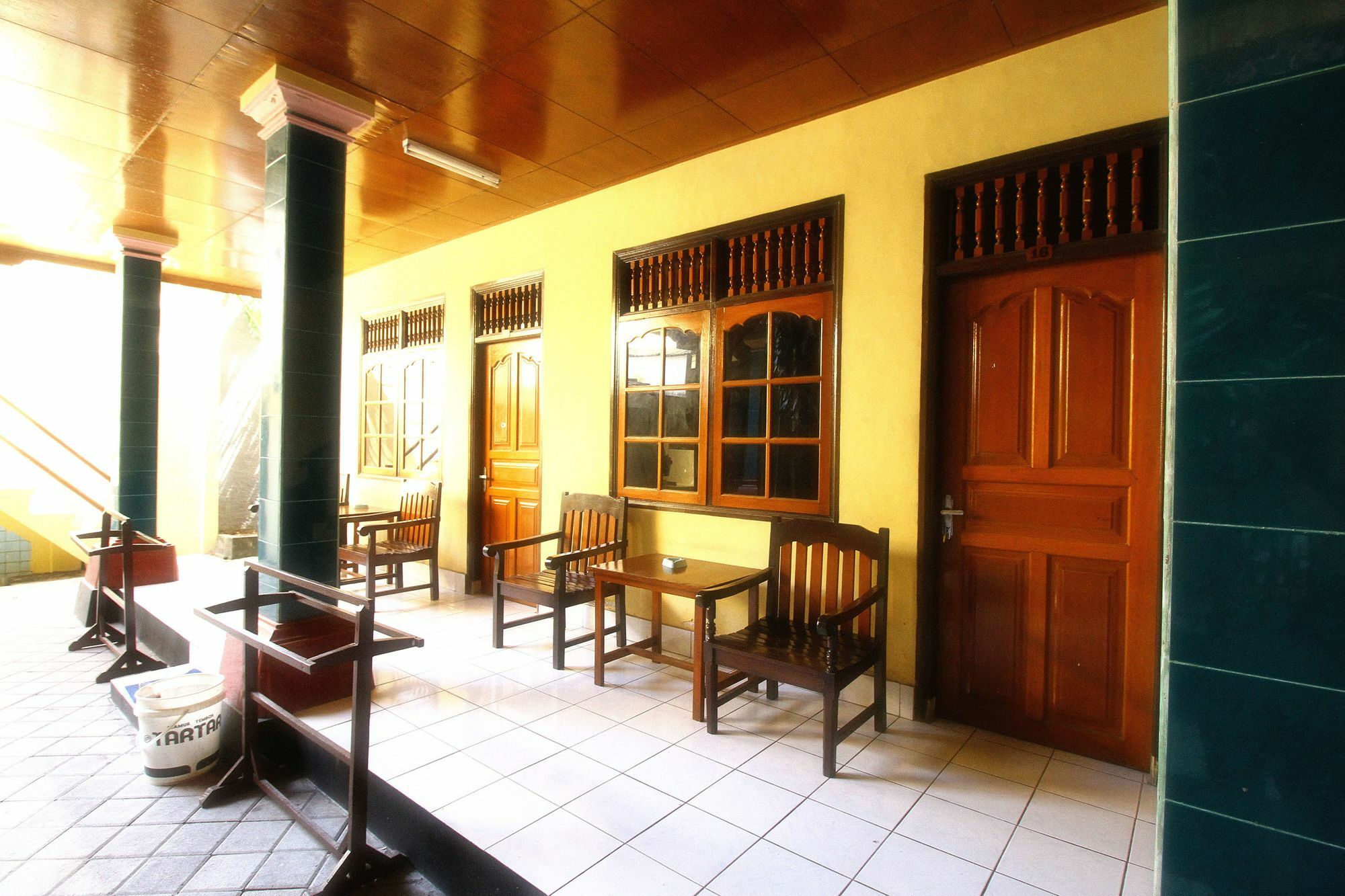 Dua Dara Inn Kuta Legian Extérieur photo